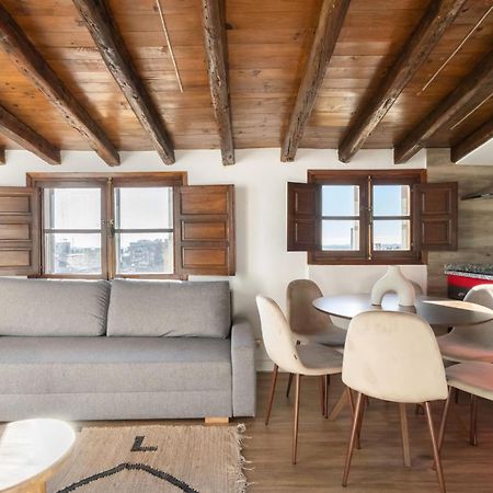 Atico Con Terraza En Lavapies Alquiler Temporal Lejlighed Madrid Eksteriør billede